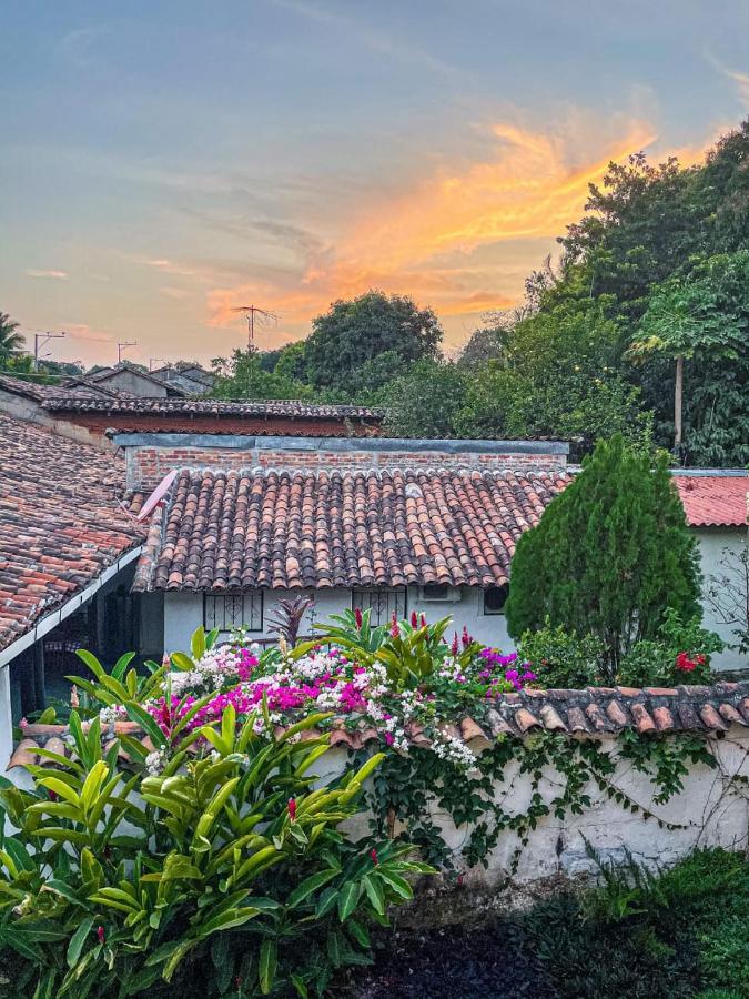 Casa 1800 Suchitoto Boutique Otel Dış mekan fotoğraf